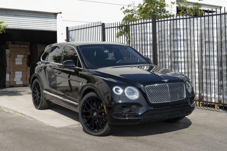  Bentley Bentayga on Forgiato Wheels (FLOW 001) 2019 года  (фото 2 из 3)